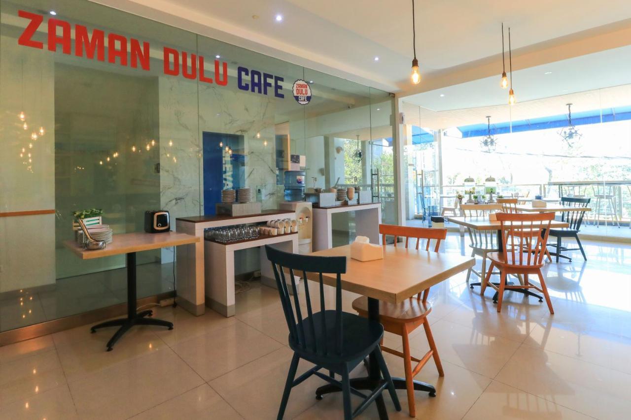 Hotel Berlian International Surabaya Exterior photo
